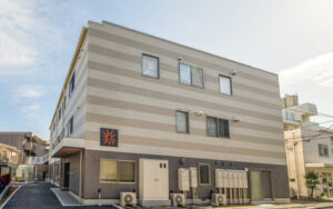 横浜市神奈川区にある住宅型有料老人ホームのファミリー・ホスピス大口ハウスです。