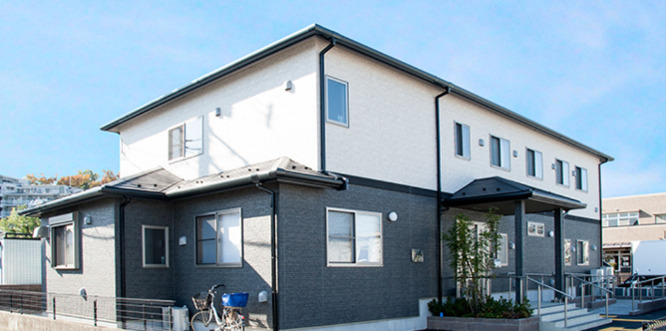 【愛甲石田駅徒歩9分】月額約15万円〜！小規模アットホーム＆リハビリ充実の「リビングケア 唯の郷 愛甲石田」